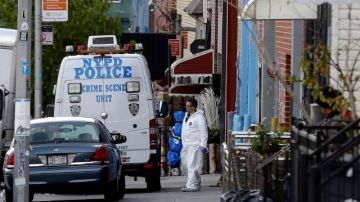La policía investigaba ayer la escena del triple homicidio-suicidio en Brooklyn donde residían y ensayaban los músicos.
