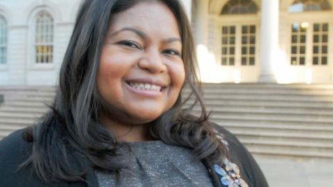 Evelyn Erskine, de origen mexicano y panameño, es portavoz del alcalde.