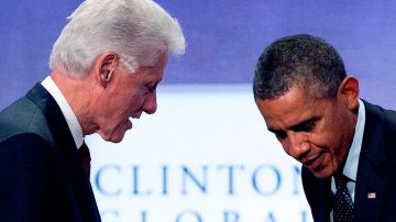 El expresidente Bill Clinton instó a Obama a cumplir con una promesa que hizo en varias ocasiones, cuando declaró que si a los estadounidenses les gustaba su cobertura de atención médica, podrían mantenerla bajo la nueva ley.