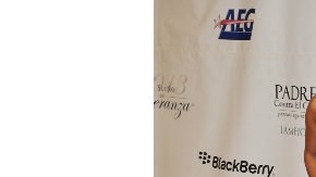 Eva Longoria salta, corre y graba todas las escenas de sus actuaciones con tacones.