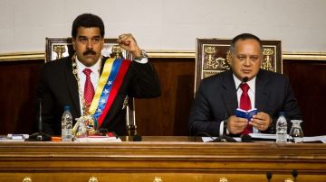 La ley habilitante requiere una última discusión para su aprobación final. En la foto, Maduro junto al presidente de la Asamblea Nacional venezolana, Diosdado Cabello.