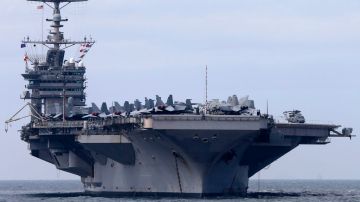 Estados Unidos movilizó hacia Filipinas el portaaviones USS George Washington para llevar más personal miliar y suministros, con el fin de aumentar la ayuda a los afectados.