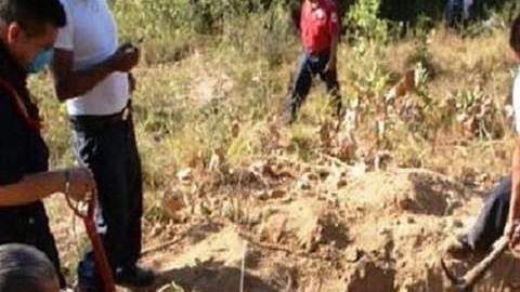 Los cuerpos fueron localizados en los alrededores de la carretera federal Acapulco-Pinotepa.