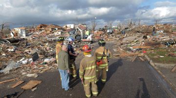 Un tornado tocó tierra este domingo cerca de East Peoria, en Illinois central, dejando gran destrucción.