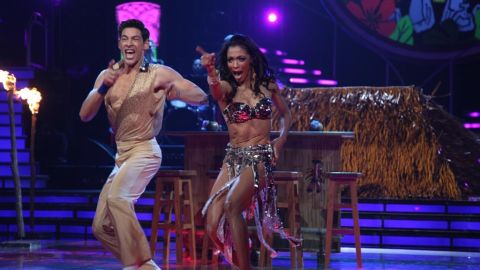Johnny Lozada se unió al trío finalista del programa.