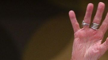 La autora es reconocida por su trayectoria literaria.