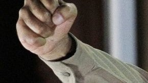 Maduro celebra el visto bueno a la ley que le concede poderes especiales para legislar por decreto.