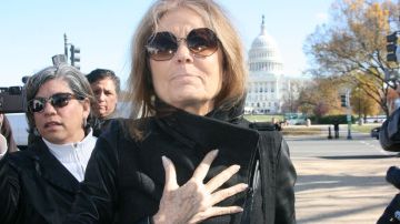 Gloria Steinem alentó ayer a los activistas que ayunan por la aprobación de la reforma migratoria.