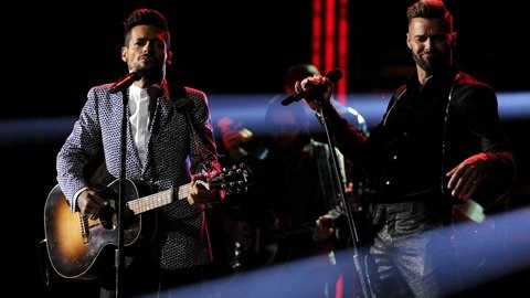 Draco Rosa actuó junto a Ricky Martín en el escenario de lo Latin Grammy.