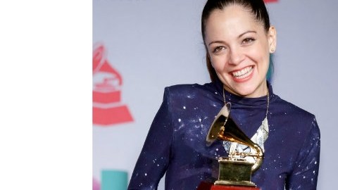 Lafourcade se llevó los premios al mejor álbum de música alternativa y mejor vídeo musical versión larga, ambos por "Mujer Divina - Homenaje A Agustín Lara".