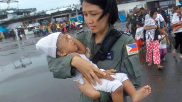 Las agencias humanitarias de la ONU cifraron en 13 millones el número de afectados por el paso del tifón Haiyan en Filipinas.