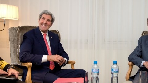 El secretario norteamericano de estado, John Kerry se reunió ayer con su homólogo ruso Sergei Lavrov para tratar el programa nuclear de Irán.