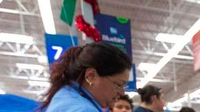 Los consumidore ya no tendrán que esperar hasta el viernes para aprovechar las grandes ofertas. Desde el mismo Día de Acción de Gracias podrán acudir a tiendas como Walmart.