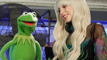 Lady Gaga cantará canciones de su nuevo disco ARTPOP con 'The Muppets'.