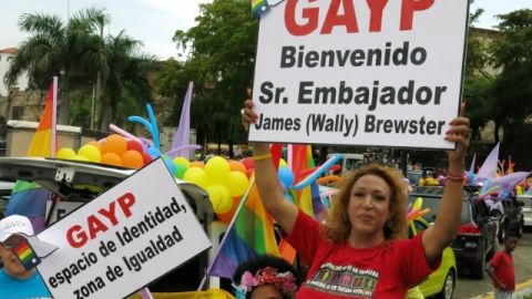 Un sector de la sociedad dominicana apoya al nuevo embajador de Estados Unidos James Brewster.