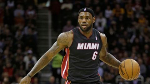 LeBron se lució frente a su ex quinteta.