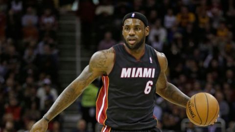 LeBron se lució frente a su ex quinteta.