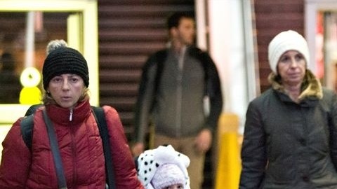 La tormenta invernal no afectó a miles de pasajeros que usaron los principales aeropuertos del área el miércoles en la noche, como se había previsto a comienzos de semana.