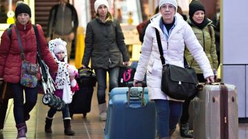 La tormenta invernal no afectó a miles de pasajeros que usaron los principales aeropuertos del área el miércoles en la noche, como se había previsto a comienzos de semana.