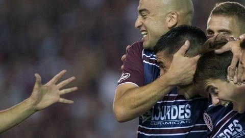 Lanús de Argentina derrotó 2-1 a Libertad de Paraguay