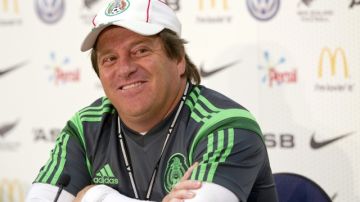 Miguel Herrera declaró que si es ratificado como seleccionador mexicano, algo que se espera hablará con Carlos Vela sobre su negativa a defender al 'Tri'.