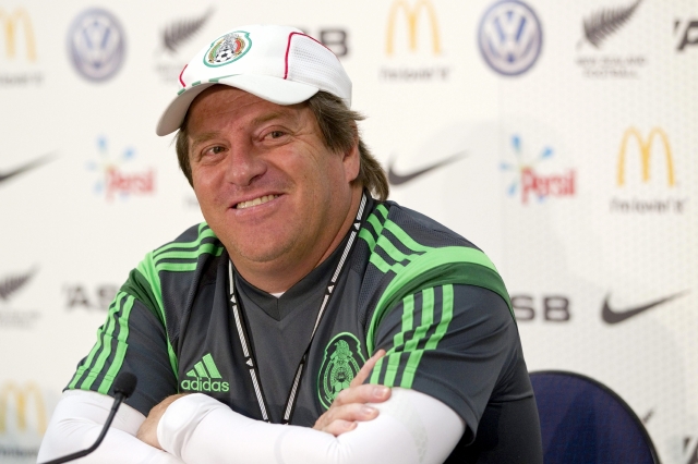 Miguel Herrera declaró que si es ratificado como seleccionador mexicano, algo que se espera hablará con Carlos Vela sobre su negativa a defender al 'Tri'.
