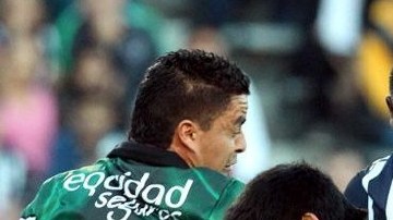 Acción del juego entre Rayados y La Equidad.