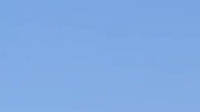 Los directivos de Amazon dijeron que en un plazo de cuatro a cinco años podrían iniciar la distribución de miles de artículos mediante aviones no tripulados o "drones".