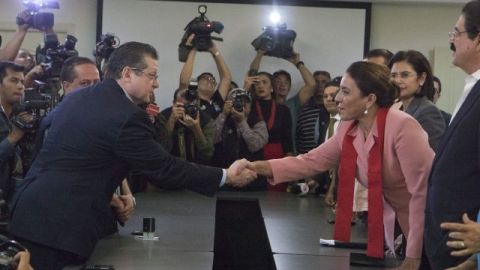 David Matamoros, presidente del Tribunal Supremo Electoral, se comprometió a "dar cumplimiento" a una solicitud de la candidata Xiomara Castro, para que se revisen las actas de votación de las pasadas elecciones presidenciales, en las que ganó el oficialista Juan Orlando Hernández.