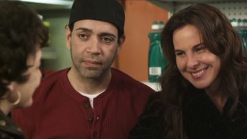 La mexicana protagoniza  'A Miracle in Spanish Harlem' junto al actor boricua Luis Antonio Ramos (centro) y a la reconocida actriz  Priscilla López (izq.).