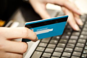 IRS: ¿Envío de tarjetas de débito es una prueba de cara a un segundo cheque de estímulo?