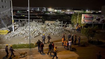 El desplome del edificio generó 2,000 toneladas de escombros.