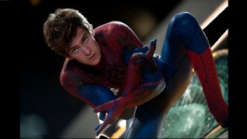 Andrew Garfield regresa como Peter Parker y el Hombre Araña.