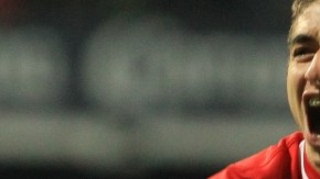 Isaac Brizuela, del Toluca, celebra su gol sobre el América en el juego de ida de las semifinales disputado en el Estadio Nemesio Díez.