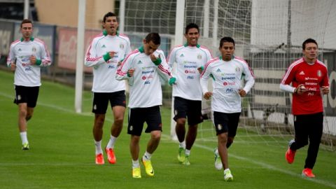 Integrantes de la selección mexicana durante un práctica para enfrentar a Nueva Zelanda, al que golearon en los dos partidos del repechaje y aseguraron su boleto.