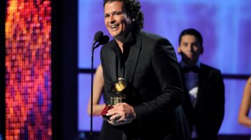 Carlos Vives podría seguir cosechando premios, esta vez un Grammy. Mientras Enrique Iglesias actuó en el concierto de  anuncio de los nominados.