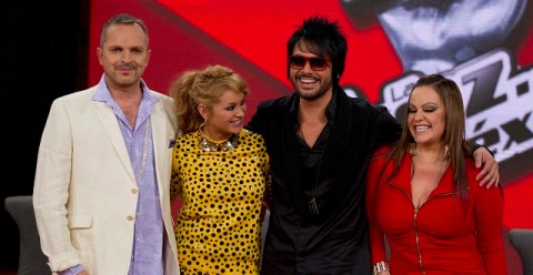 De izq. a der., Miguel Bosé, Paulina Rubio, Beto Cuevas y Jenni, promocionando la segunda temporada del reality.