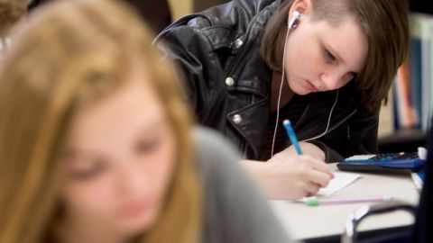 Reforma estatales buscan mejorar desempeño de estudiantes.