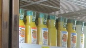 El precio de la leche en los supermercados puede pasar de $3,42 por galón actualmente a hasta $8 por galón el próximo año.