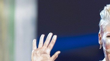 Una revista de la industria musical de corte internacional reconoce los logros obtenidos en 2013 de la cantante estadounidense.