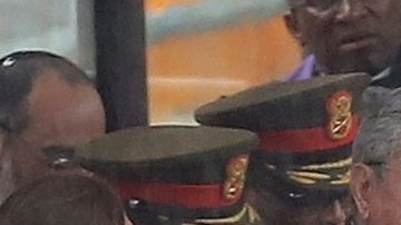 La Casa Blanca indicó que el encuentro de Barack Obama y Raúl Castro “no se planeó con antelación”.