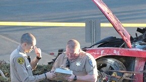 Expertos en reconstrucción de accidentes apoyan la teoría de la familia del extinto protagonista de Rápido y Furioso.