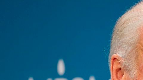 El vicepresidente Biden afirma que el líder republicano Boehner no ha programado un voto sobre la reforma migratoria porque "le preocupa la base del Tea Party".