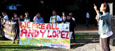 La comunidad se ha mantenido exigiendo justicia por el crimen.