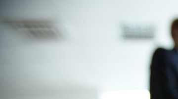 Apenas el 8.2% de los alrededor de 1.9 millones de empleados federales son hispanos.