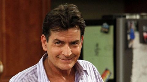 El actor se puso furioso por la decisión de su ex, y arremetió contra ella en Twitter.