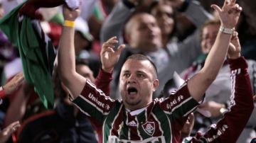 Los fanáticos del   Fluminense celebraron el fallo de un tribunal  que le permite a su equipo seguir entre los grandes de la primera división de Brasil.