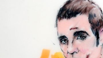 El dibujo muestra a Paul Ciancia durante una aparición en el Centro de Detención de West Valley, en Rancho Cucamonga, California, con un vendaje en su cuello, el pasado 4 de diciembre 2013.
