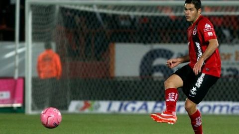 En la imagen, el jugador Pablo Aguilar (i), de Xolos de Tijuana.