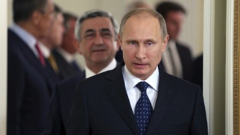 El mandatario ruso afirma que nunca se ha reunido con el exanalista de la NSA.